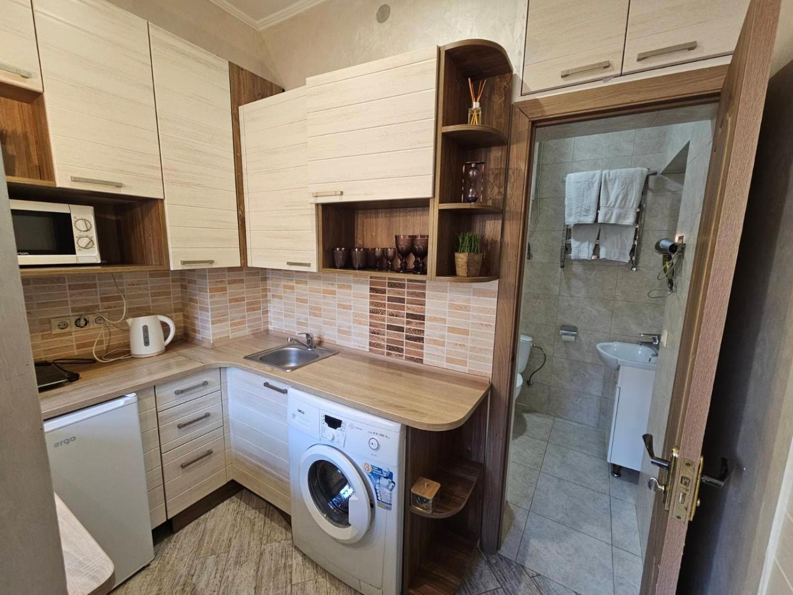 Apartment On Horodotska Street 利沃夫 外观 照片
