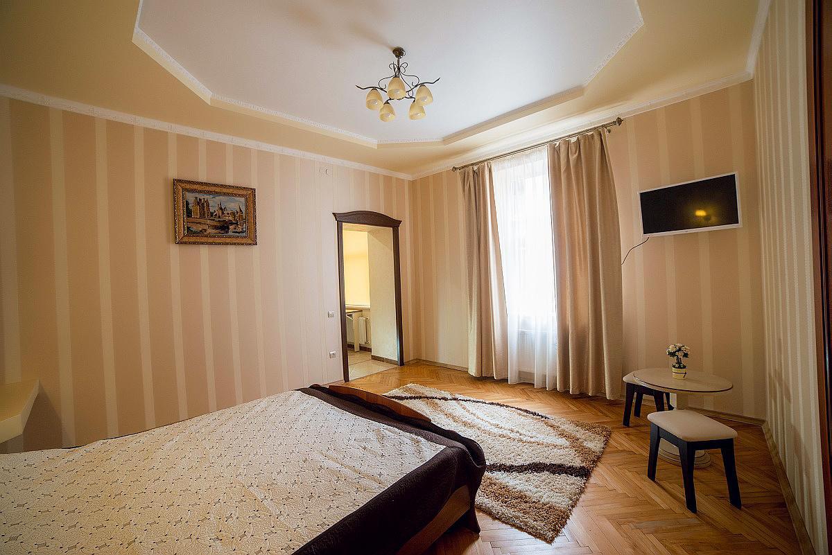 Apartment On Horodotska Street 利沃夫 外观 照片